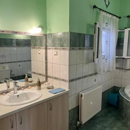 Hill House Agios Georgios Pagon